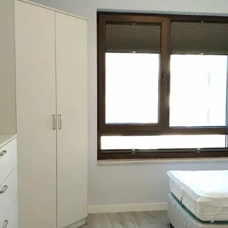 Apartment Elegans Warna